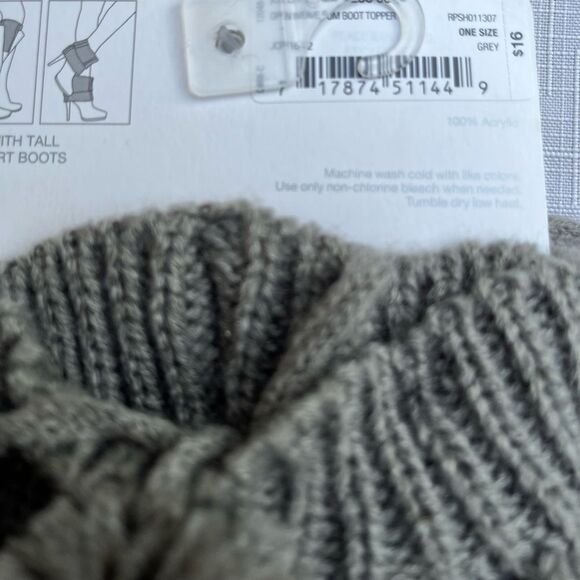 Boot Topper, grey, knitted, pompons, brand new, warm. Very cute and trendy,OS - Picture 2 of 3